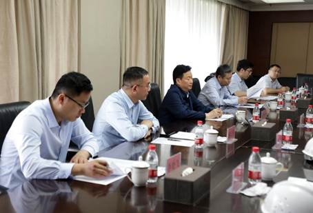 打造向上向前第一象限生力軍 錘煉甘于做人做事作難、受苦受累受屈的企業(yè)家隊(duì)伍——河南投資集團(tuán)黨委書記、董事長(zhǎng)劉新勇蒞臨安彩高科開(kāi)展主題教育調(diào)研